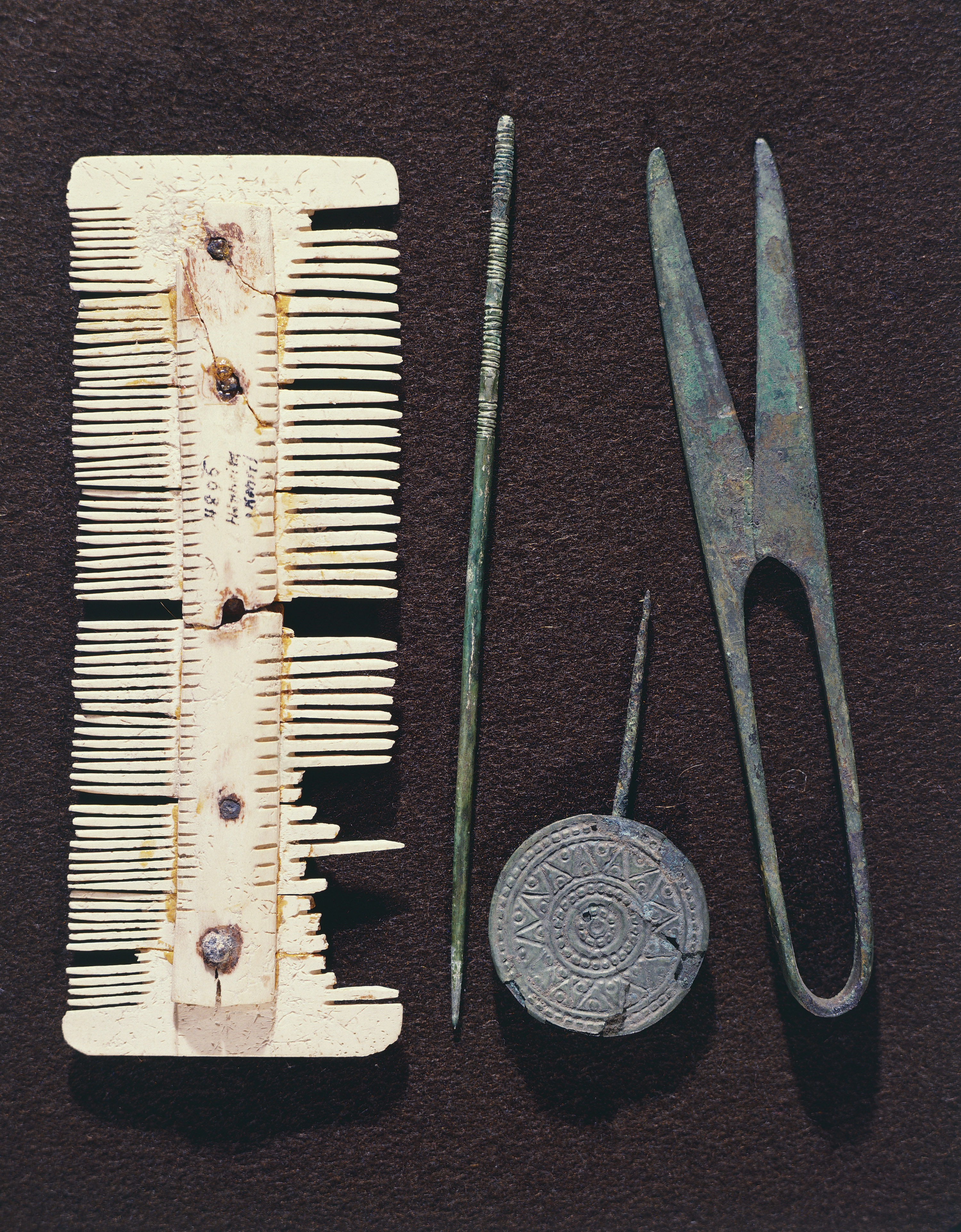 All The Crazy Things Women Used To Use To Do Their Hair