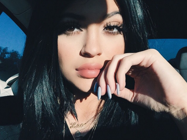 Between detailing the ins and outs of her daily beauty routine on her app and releasing her hotly-anticipated lip kit, Kylie Jenner has become a beauty icon. And while she's known for her lips, her razor-sharp digits are inspiring legions on women to tap into acrylics like they did the in the '80s and '90s. The 2016 update? Instead of square or rounded shapes, go for pointed stiletto-like talons.