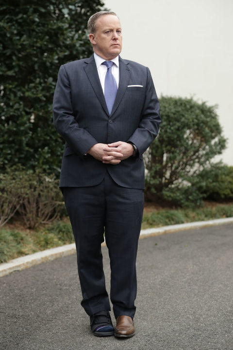 sean spicer how tall sean spicer literally hid in the bushes last night to sean spicer how tall sean spicer literally hid in the bushes last night to