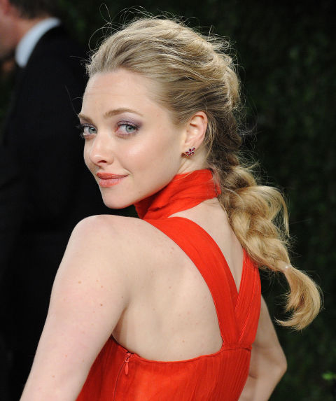 The beauty of this braid is that it's not overly perfect: it's pancaked enough that it avoids looking too precious and it makes a cool&nbsp;contrast to Seyfried's polished&nbsp;red carpet gown.&nbsp;
