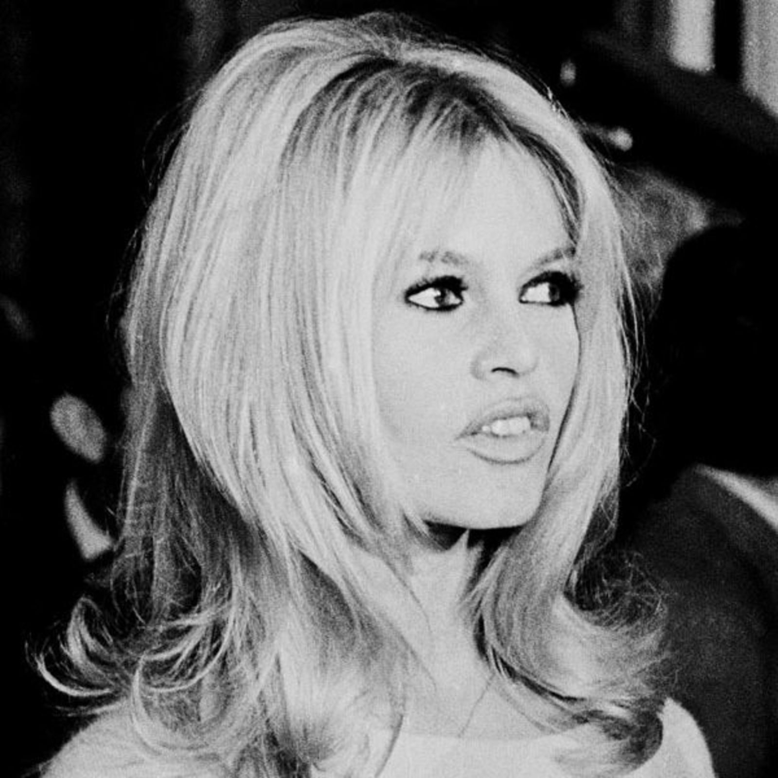 Brigitte Bardot Hair Tutorial - YouTube Brigitte Bardot Hair Tutorial - YouTube